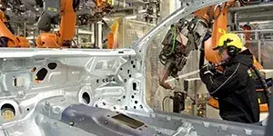 Auto-industrie, gieterijen en kunststofspuiterijen